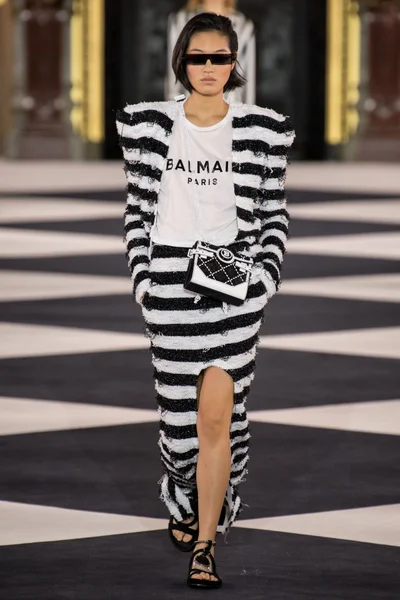 Look 28